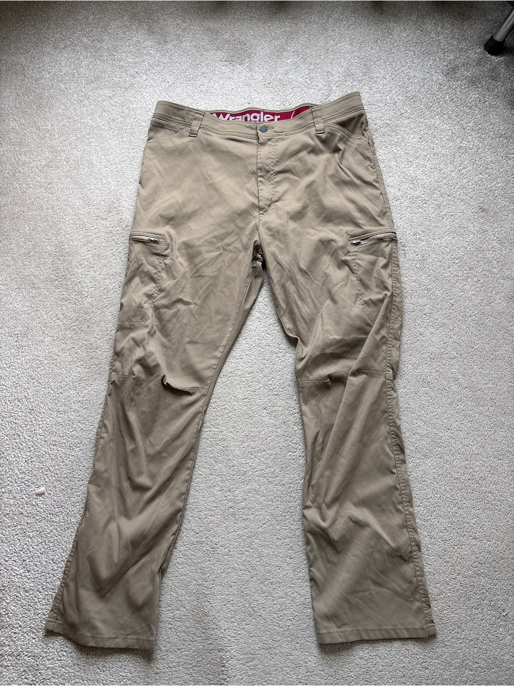 Men’s Wrangler Tan ATG Cargo Pants | Size 40x32